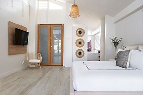 Vistamar Private Waterfront Home Pool