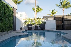 Vistamar Private Waterfront Home Pool