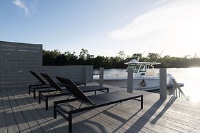 Vistamar Private Waterfront Home Pool