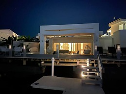 Vistamar Private Waterfront Home Pool