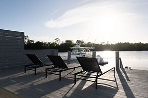 Vistamar Private Waterfront Home Pool