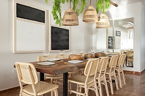 Vistamar Private Waterfront Home Pool