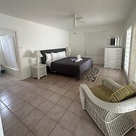 PARIS Waterfront Villas