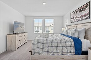 3 BR 2 5 BA Villa Sleeps 8 Eve102