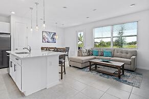 3 BR 2 5 BA Villa Sleeps 8 Eve102