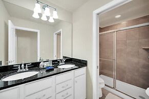 6 BR 4 BA Home Sleeps 14 Ww103