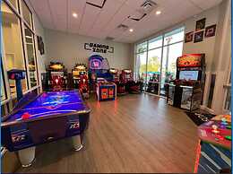 Amazing Modern Home Pool Spa Game Room Wi101