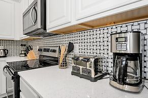 Stunning Bright Family Home Sleeps 25 Bl102