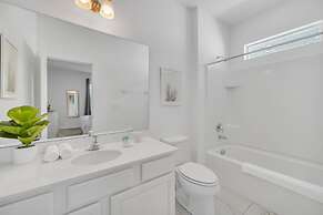 Stunning Bright Family Home Sleeps 25 Bl102