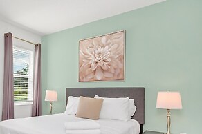 Stunning Bright Family Home Sleeps 25 Bl102