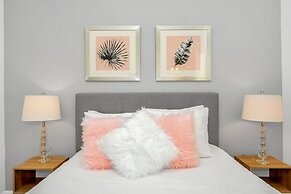 Stunning Bright Family Home Sleeps 25 Bl102