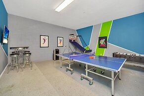 Stunning Bright Family Home Sleeps 25 Bl102