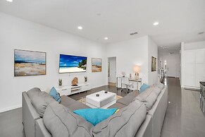 Stunning Bright Family Home Sleeps 25 Bl102