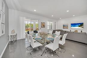 Stunning Bright Family Home Sleeps 25 Bl102