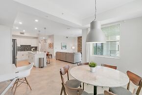Dreamy Condo at Storey Lake Stl112