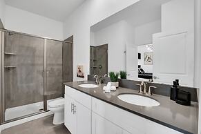 Magical Mickey Home 8 Minutes to Disney Stl109