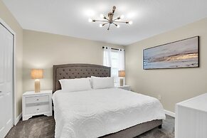 Magical Mickey Home 8 Minutes to Disney Stl109