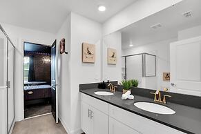 Magical Mickey Home 8 Minutes to Disney Stl109