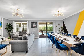 Magical Mickey Home 8 Minutes to Disney Stl109