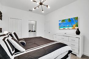 Magical Mickey Home 8 Minutes to Disney Stl109