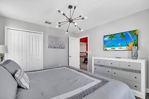 Magical Mickey Home 8 Minutes to Disney Stl109