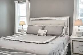 Magical Mickey Home 8 Minutes to Disney Stl109