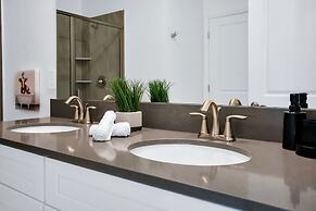 Magical Mickey Home 8 Minutes to Disney Stl109