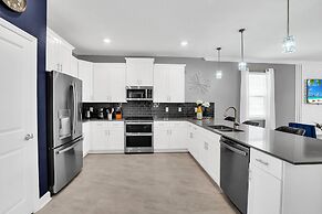 Magical Mickey Home 8 Minutes to Disney Stl109