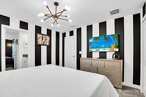 Magical Mickey Home 8 Minutes to Disney Stl109