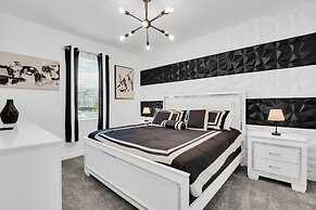 Magical Mickey Home 8 Minutes to Disney Stl109