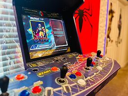 Amazing Family Home 8min to Disneyworld Pool Spa Sleeps 24 Stl101