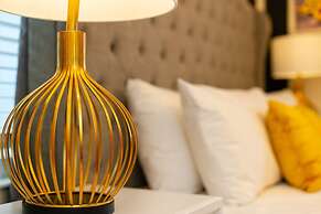 Amazing Family Home 8min to Disneyworld Pool Spa Sleeps 24 Stl101