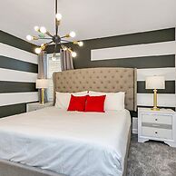 Amazing Family Home 8min to Disneyworld Pool Spa Sleeps 24 Stl101