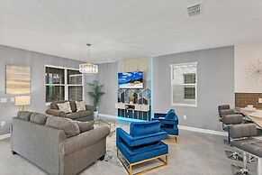 Amazing Family Home 8min to Disneyworld Pool Spa Sleeps 24 Stl101