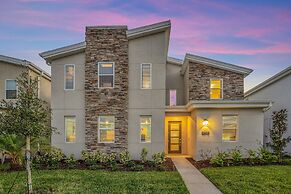 Amazing Family Home 8min to Disneyworld Pool Spa Sleeps 24 Stl101