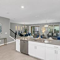 Amazing Family Home 8min to Disneyworld Pool Spa Sleeps 24 Stl101