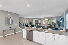 Amazing Family Home 8min to Disneyworld Pool Spa Sleeps 24 Stl101