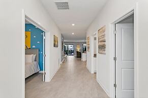 Amazing Family Home 8min to Disneyworld Pool Spa Sleeps 24 Stl101