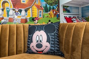 Disney Decorated Home 8min to Disneyworld Pool Spa Sleeps 22 Stl104