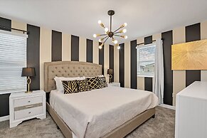 Disney Decorated Home 8min to Disneyworld Pool Spa Sleeps 22 Stl104