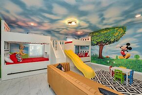 Disney Decorated Home 8min to Disneyworld Pool Spa Sleeps 22 Stl104