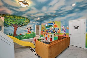 Disney Decorated Home 8min to Disneyworld Pool Spa Sleeps 22 Stl104