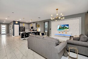 Disney Decorated Home 8min to Disneyworld Pool Spa Sleeps 22 Stl104