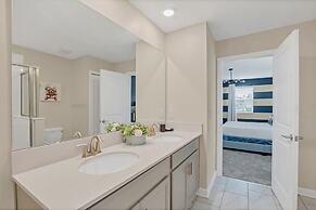 Disney Decorated Home 8min to Disneyworld Pool Spa Sleeps 22 Stl104