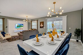 Disney Decorated Home 8min to Disneyworld Pool Spa Sleeps 22 Stl104