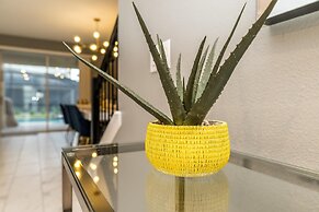 Disney Decorated Home 8min to Disneyworld Pool Spa Sleeps 22 Stl104