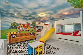 Disney Decorated Home 8min to Disneyworld Pool Spa Sleeps 22 Stl104