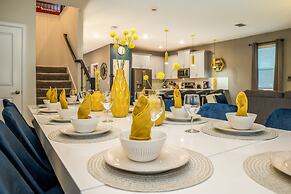 Disney Decorated Home 8min to Disneyworld Pool Spa Sleeps 22 Stl104