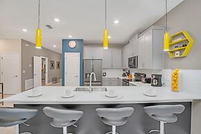 Disney Decorated Home 8min to Disneyworld Pool Spa Sleeps 22 Stl104