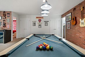 Sleeps 20 - Masterpiece Collection Ww101